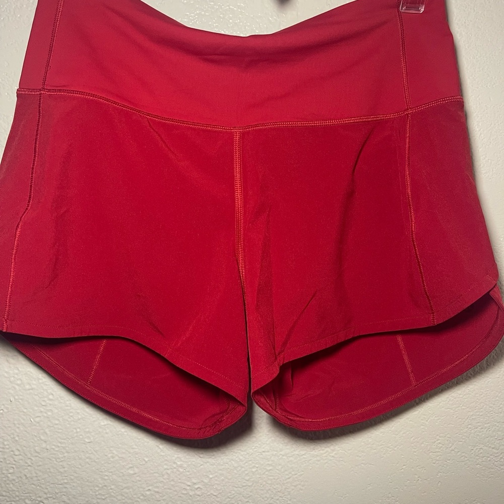 Lululemon Speed Up Low Rise Short 2’5 red carnation